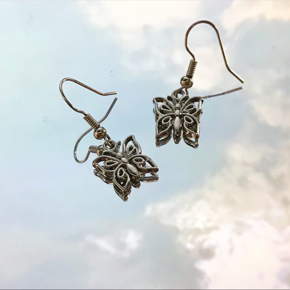 ☆ 𝓜𝓪𝓻𝓲𝓹𝓸𝓼𝓪 𝓮𝓪𝓻𝓻𝓲𝓷𝓰 ☆ butterfly